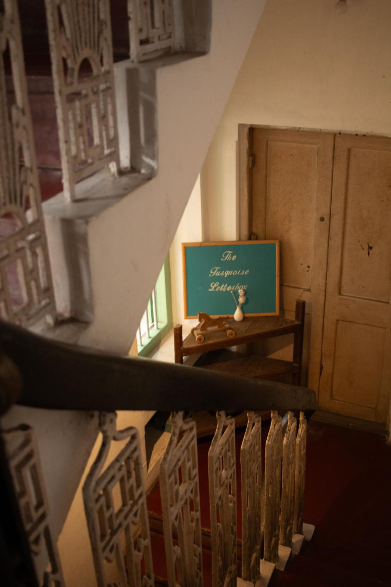 The Turquoise Letterbox - Twin At Central Kolkata Bagian luar foto